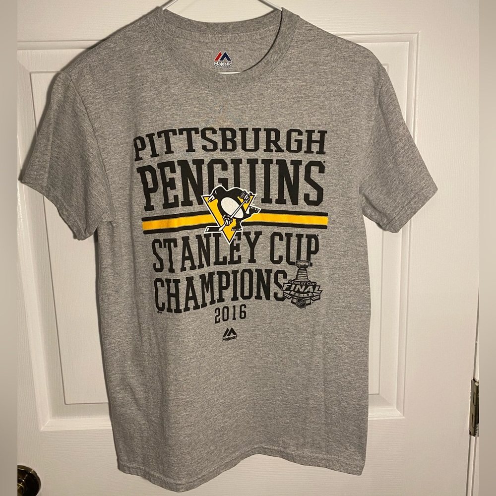 Majestic Pittsburgh Penguins Stanley Cup 2016 Champions Tee - Gray/Black/Yellow